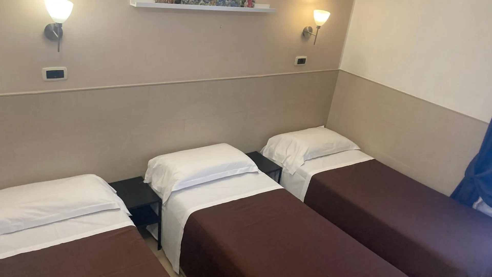 Hotel Indipendenza Roma 0*,