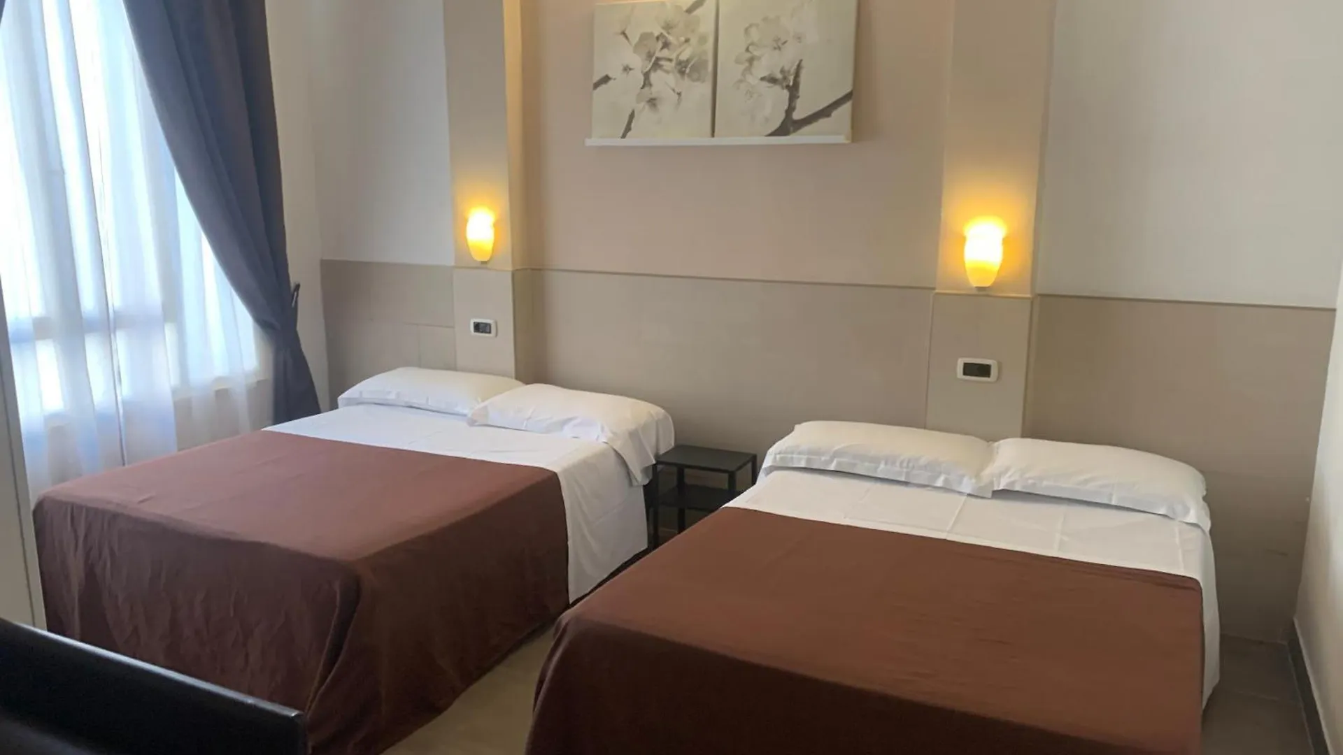 Hotel Indipendenza Róma 0*,  Olaszország